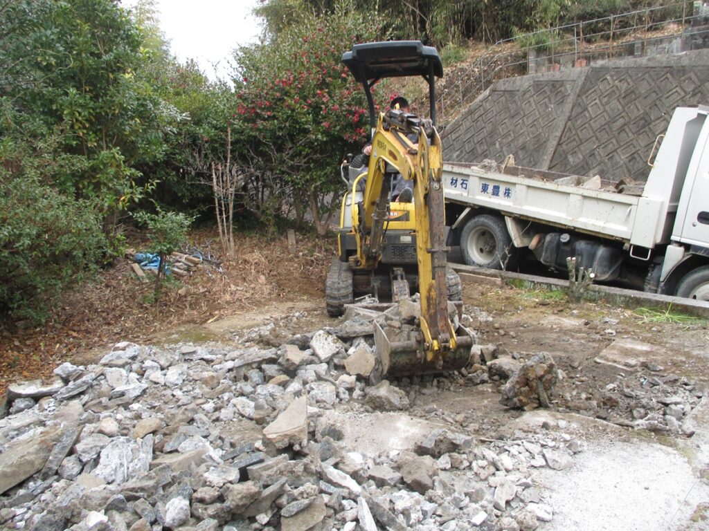 大分　大分市　由布市　お墓　墓石　移設　建立　再建　お墓傾き　土壌改良　お墓の解体