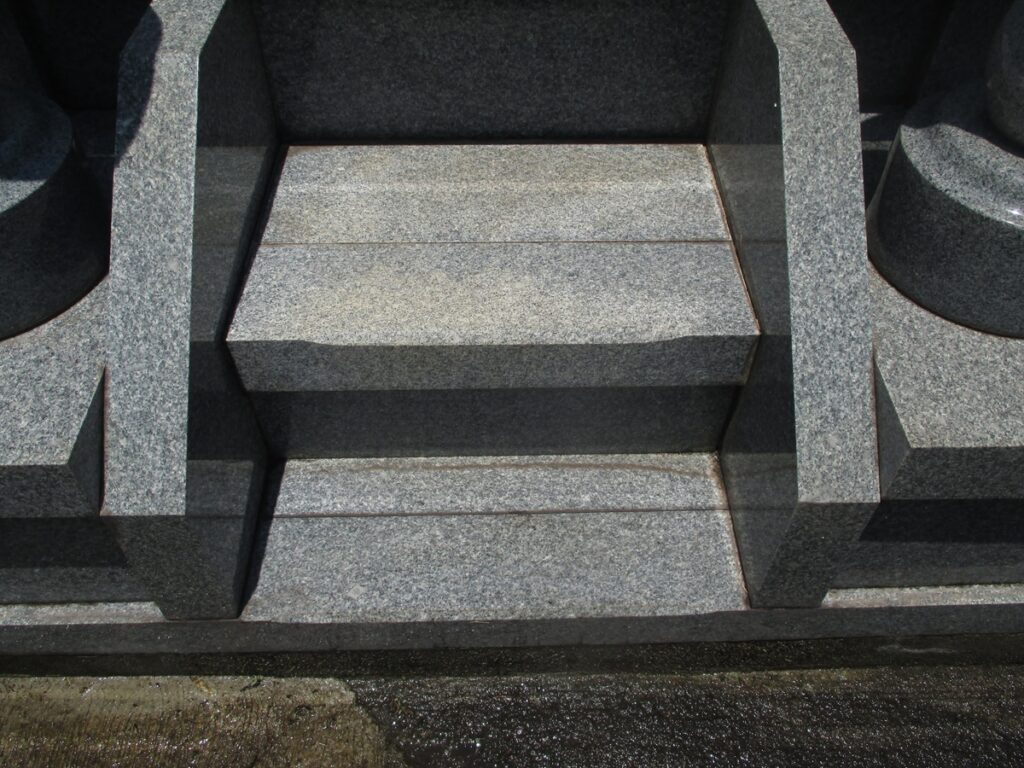 大分　大分市　お墓　墓石　建立　メンテナンス　お墓掃除　追加彫刻　水垢取り
